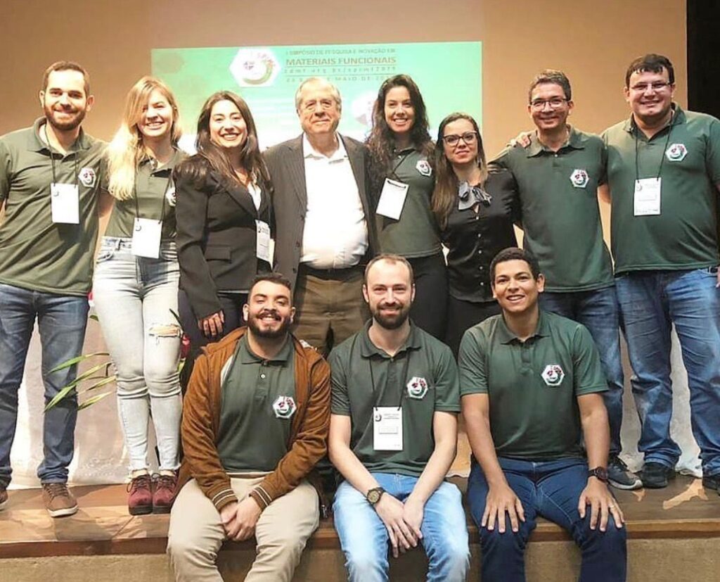Grupo do Prof. Elson Longo no SPIMF 2019